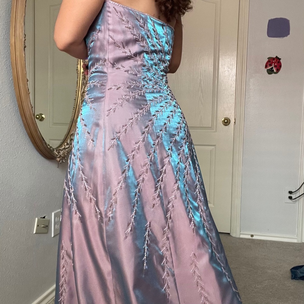Stunning Sue Wong Beaded Iridescent Formal Evening Gown - Picture 5 of 5